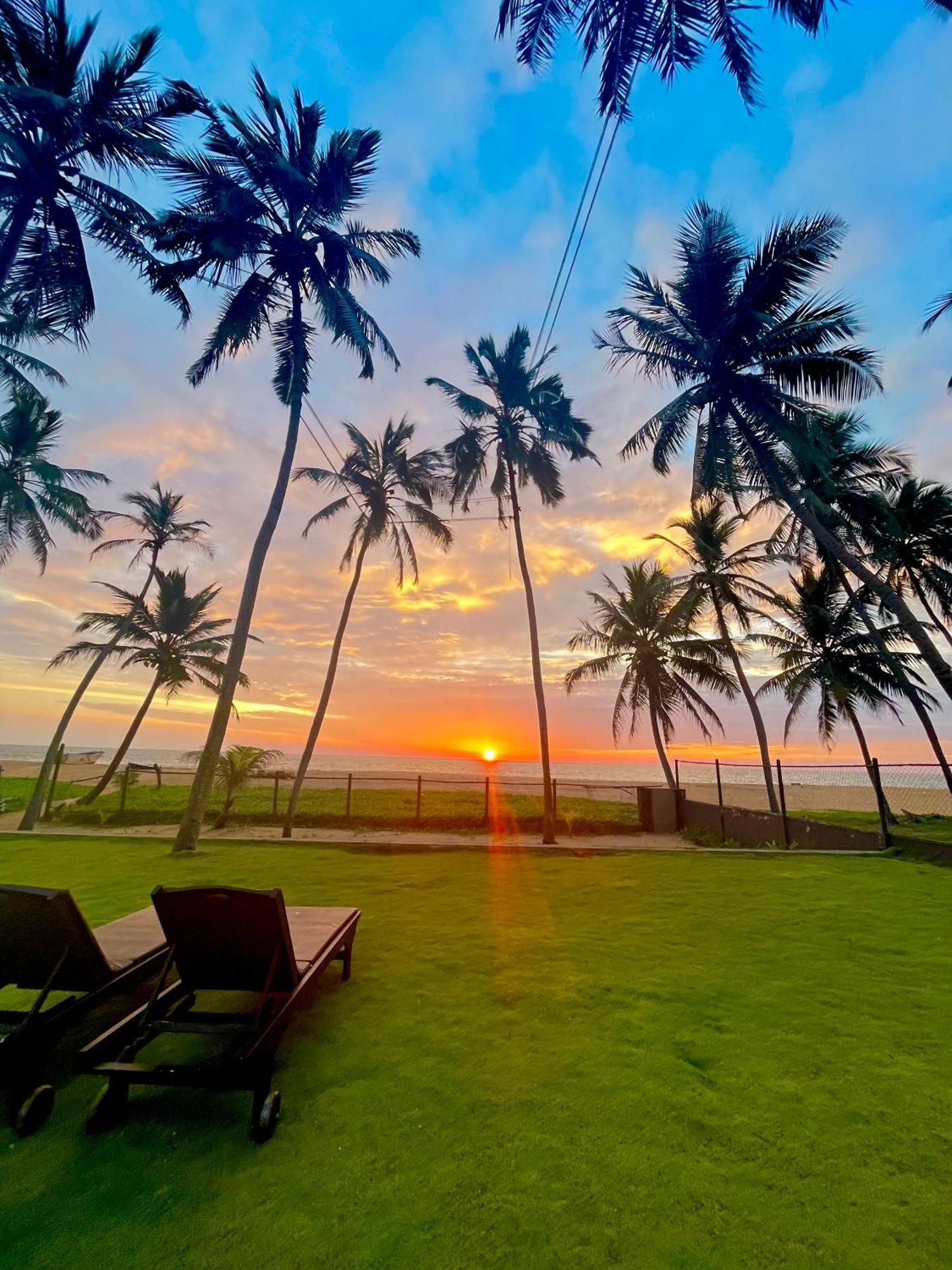 Soluna Beach Resort Marawila Exterior photo